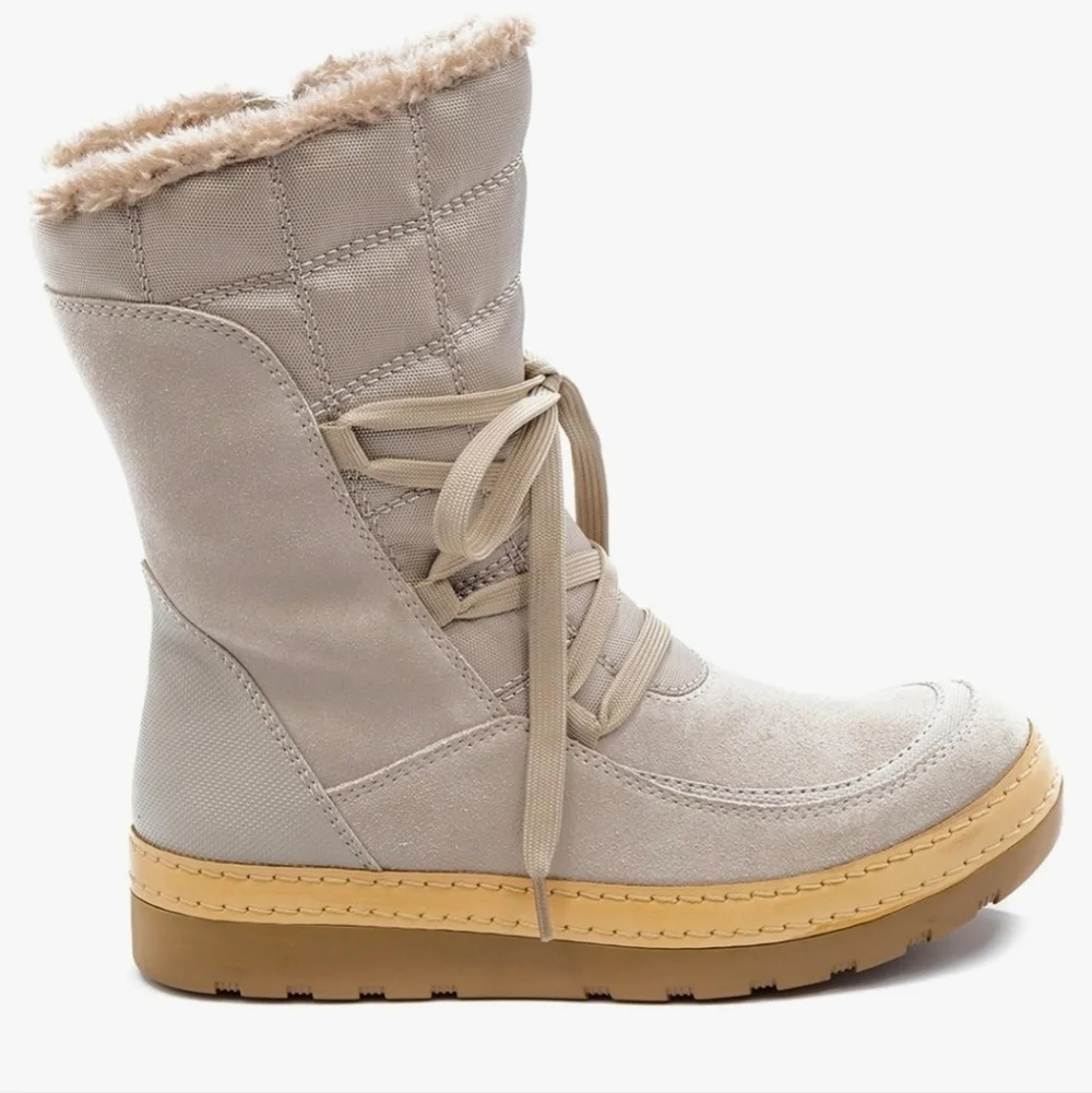 BARETRAPS Women's Bt Lancy Snow Boot. Nude/tan. Size 7